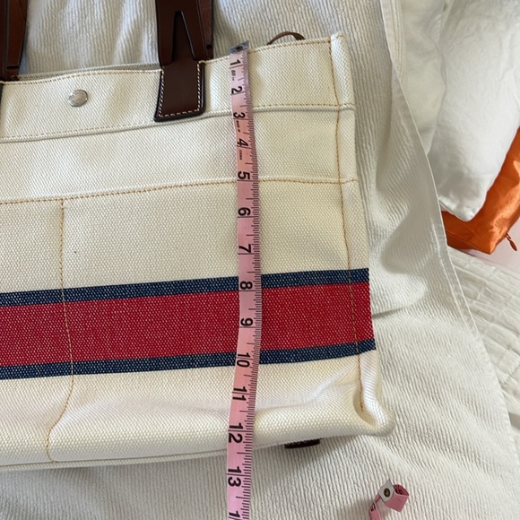 Dooney Bourke Chicago Cubs medium tote - Picture 7 of 14
